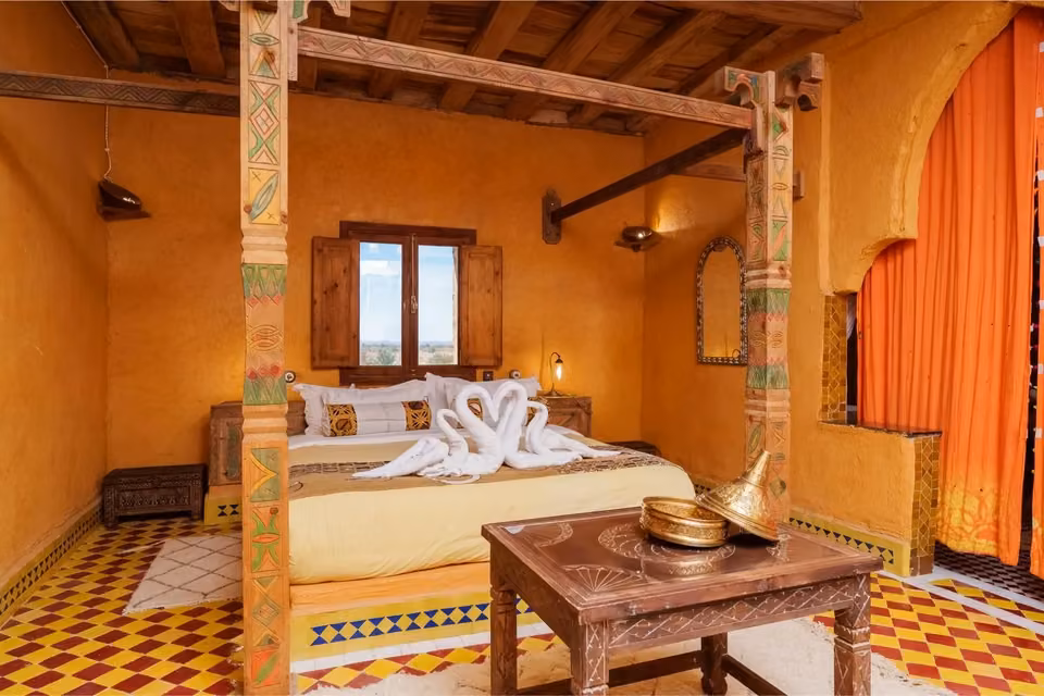 Distinctive accommodation